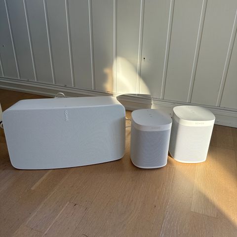 Sonos Five (Hvit) + Sonos One x 2 (Hvite)