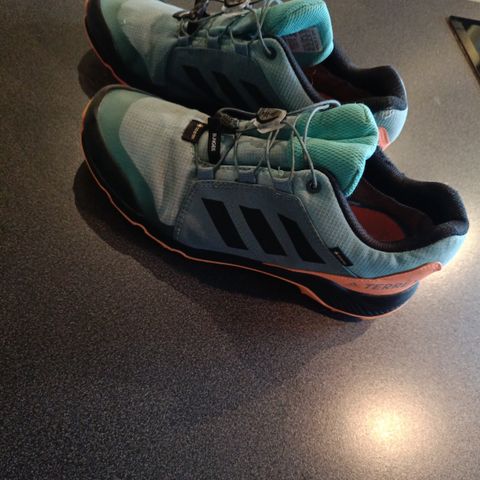 Adidas terrex goretex overgangssko str 39 1/3