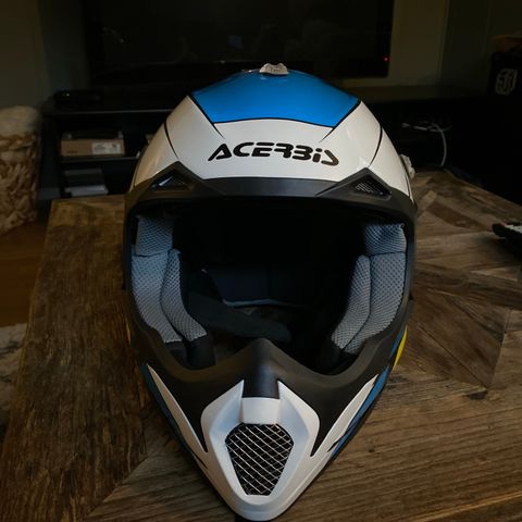 Acerbis hjelm str 57-58 M selges