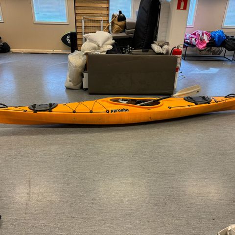 Pyranha Dolphin Hav kayak