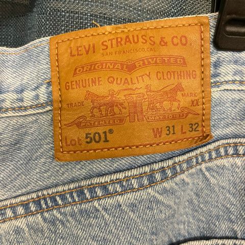 LEVI STRAUSS 501