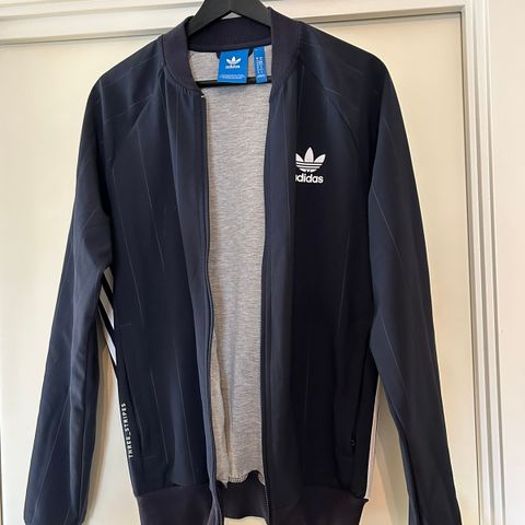 Adidas jakke (M) - TKO Denim Superstar Track Top