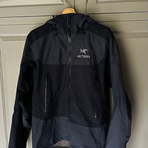 Pent brukt Arc'teryx Beta SL jakke