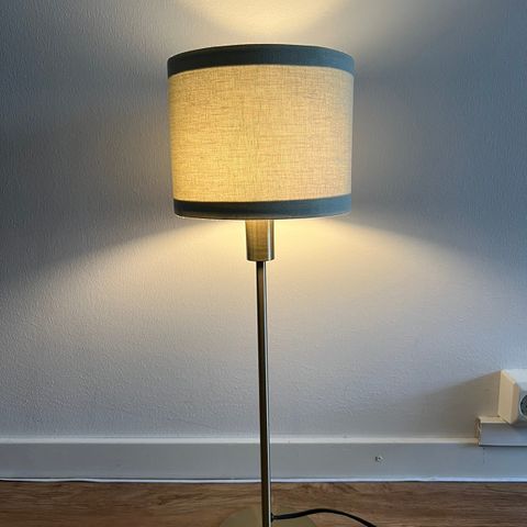 Stilfull bordlampe 2stk