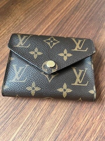 Louis Vuitton victorine leather wallet