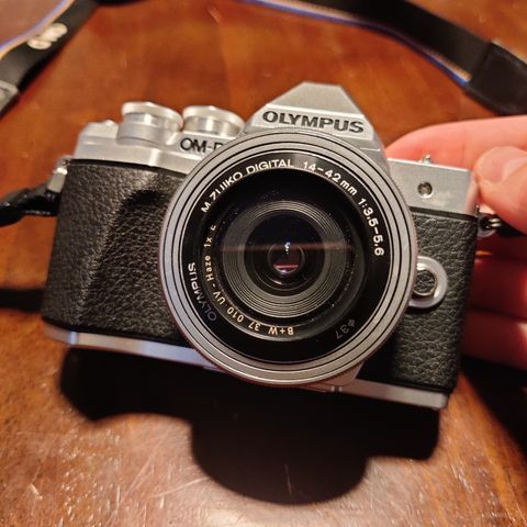 Olympus OM-D E-10 mark III ++