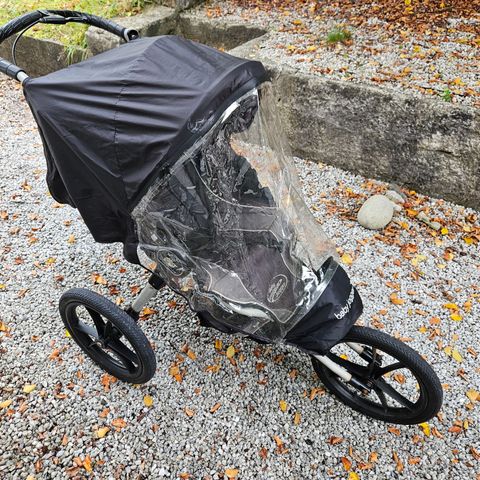 Babyjogger med regntrekk og myggnett