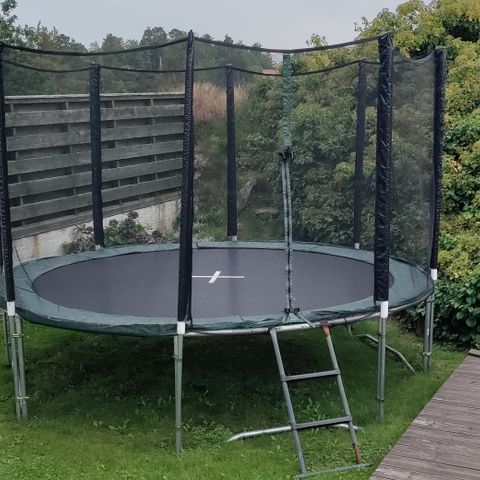 Trampoline m/sikkerhetsnett