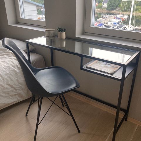 Ikea Vittsjö skrivebord Reservert