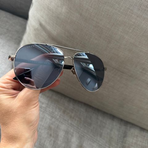 Gucci sunglass