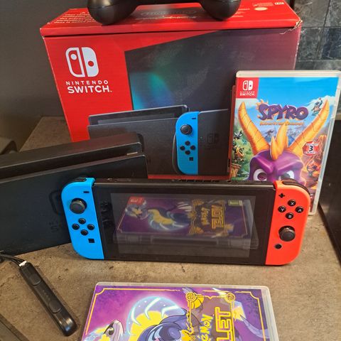 Nintendo Switch + 2 spill