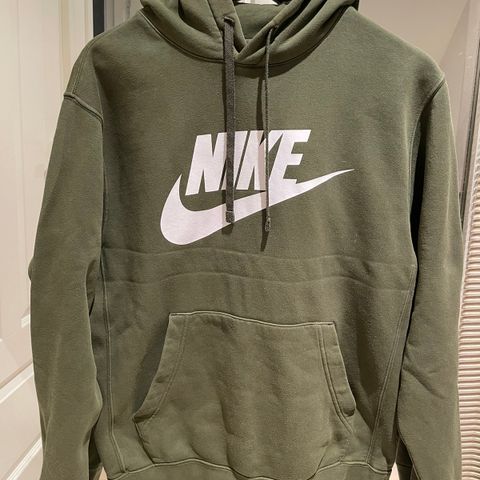 Pent brukt Nike genser str S selges kr 200