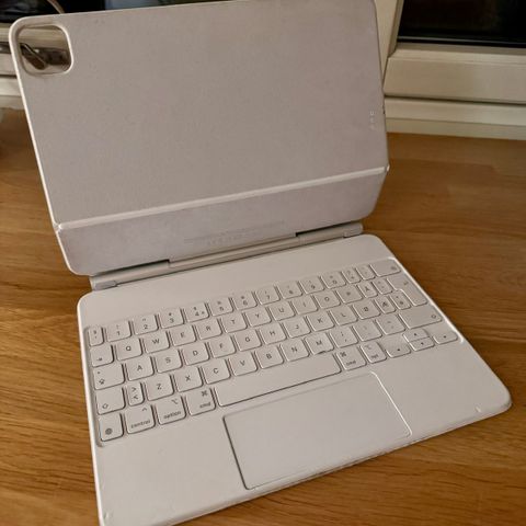 Brukt iPad Air/Pro Magic Keyboard 11" selges