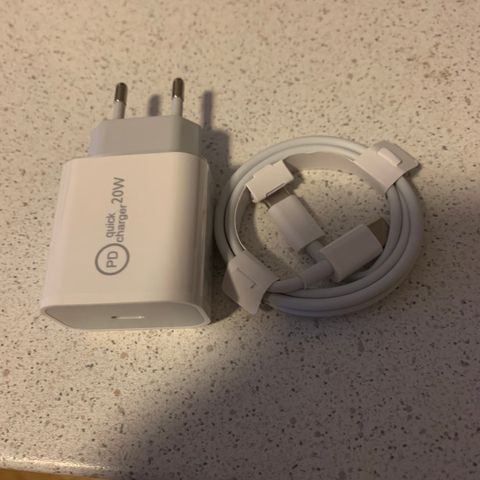 Selger ny lader USB-C til usb -c