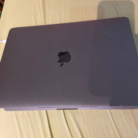 Apple Macbook Pro (2018)