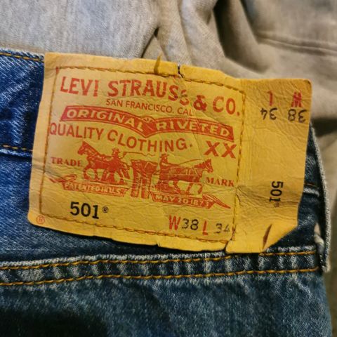 Hele og fine levis 501