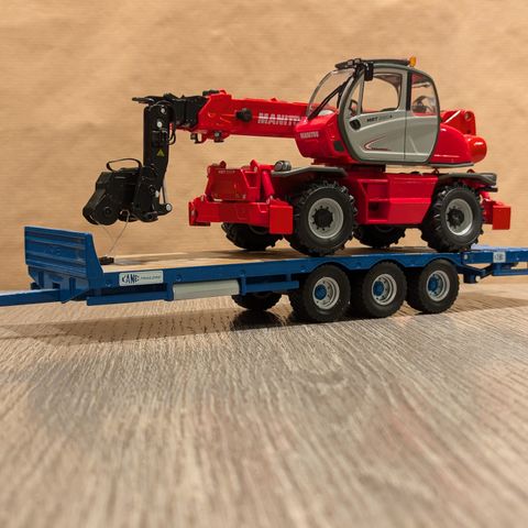 Manitou MRT 2150+ fra ROS i skala 1/32 (1:32). Diecast modelltraktor