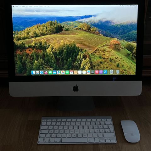 Apple iMac 21,5" (Late 2015) med macOS Sonoma 14.6, 16GB RAM, 1TB SSD