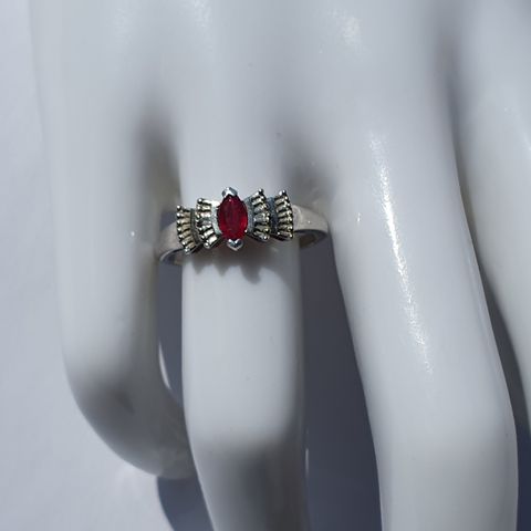 Thai Ruby & Diamonds Rubin Diamanter Platinum Plated Silver 925 Sølv Ring Str.56