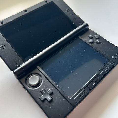 Nintendo 3DS XL + Spill