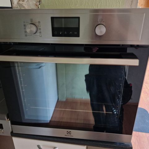 Ovn  Electrolux COP801X