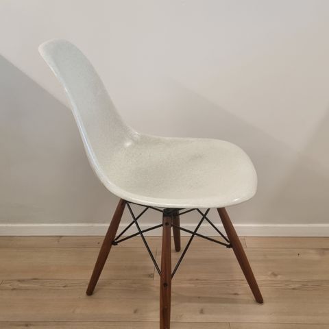 Eames Side Chair PSW