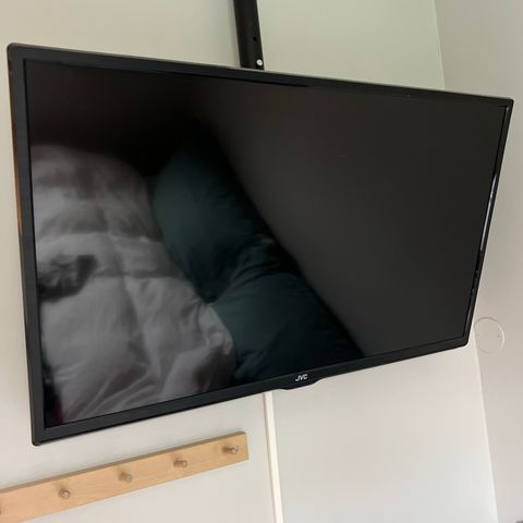 Selger billig tv 40’’