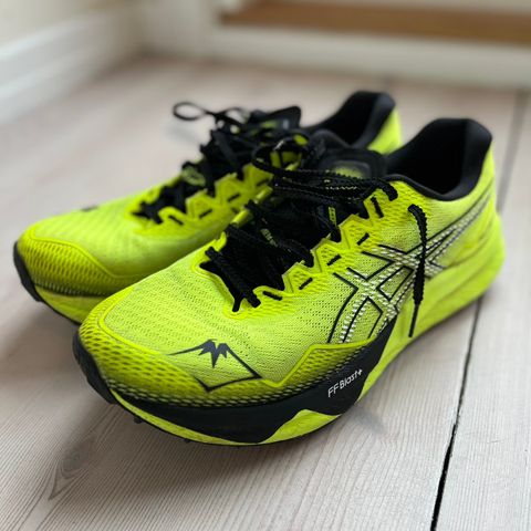 Asics Fujispeed 3 str. 43,5