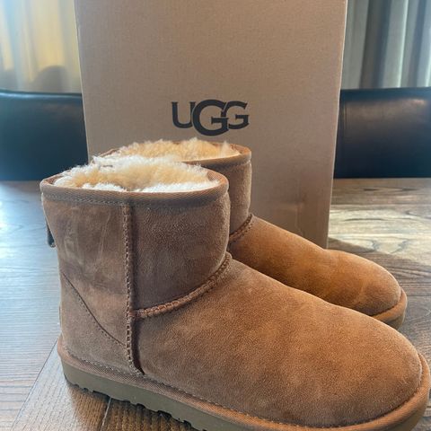 UGG classic mini str 38 (brukt 3 ganger)