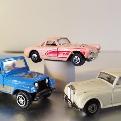 ROLLS ROYCE Silver Cloud Matchbox,  
Jeep CJ 
 og Chevrolet Corvette