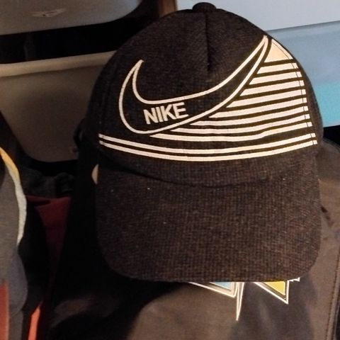 Caps, Nike