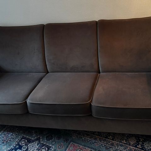 Brunstad sofa