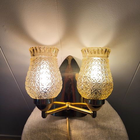 Retro/vintage messinglampe med glasskuppler ✨️