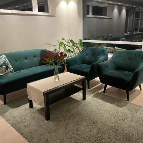 Sofa sett selges for 3000 kr.