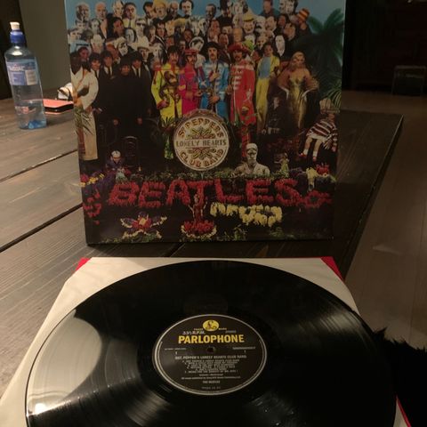 The Beatles - Sgt. Pepper's Lonely hearts club band