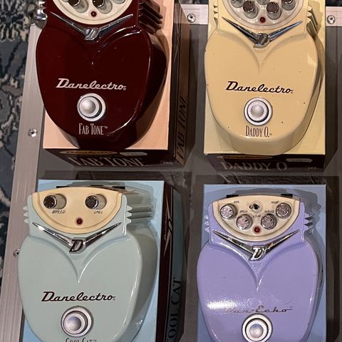 Danelectro pedaler selges samlet