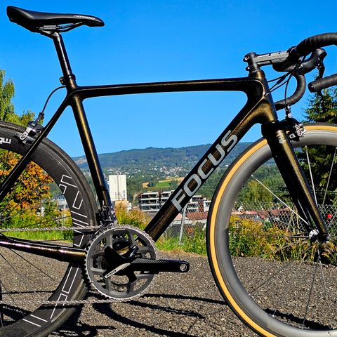 Focus Izalco Max | Str. 54 (M) | Ultegra/105 | 2017 | 11-delt| Unik!