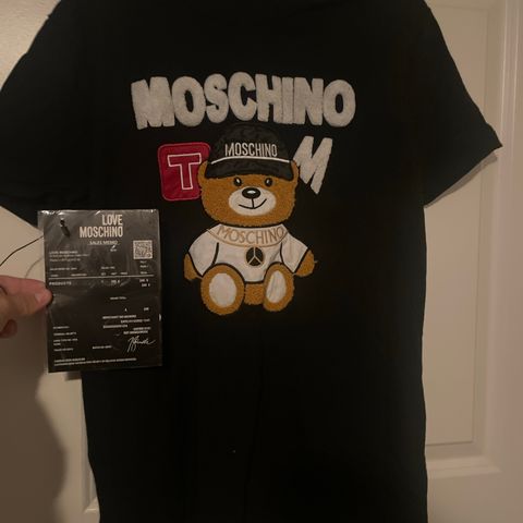 Moschino tsjorte