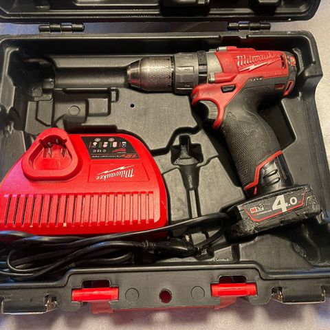 MILWAUKEE M12 CDD-402C BATTERIDRILL.