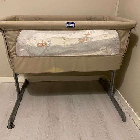 Chicco bedside crib