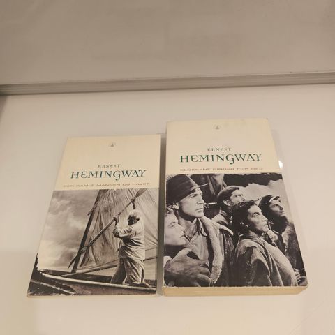 2stk Ernest Hemingway bøker