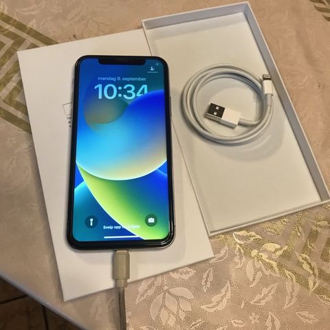 Pent brukt Iphone X 128GB Hvit batterikapasitet 95%