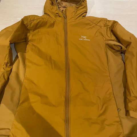 Arcteryx Atom sennepsgul XL