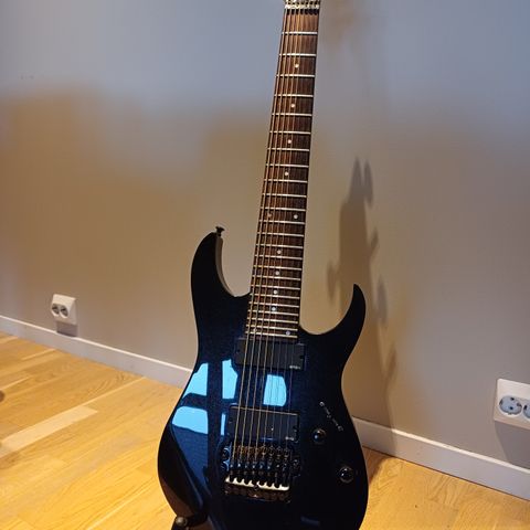 Ibanez Prestige 8- strengers RG-2228 med EMG 808 x