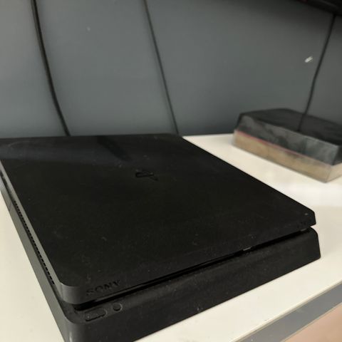 PlayStation 4 slim