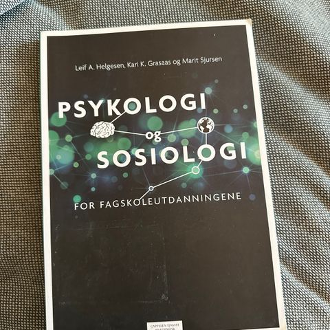 Bok- Psykologi og sosiologi