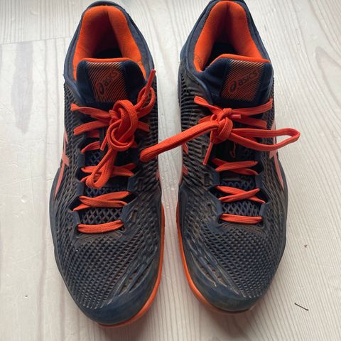 Asics tennissko str 41,5