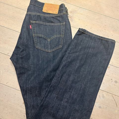 Levis 501 str 32-34.