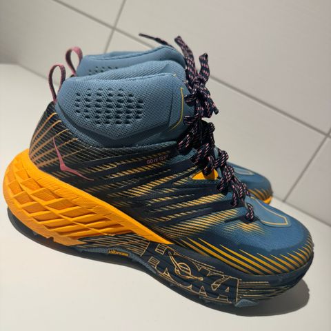 Hoka Speedgoat 2 mid gtx