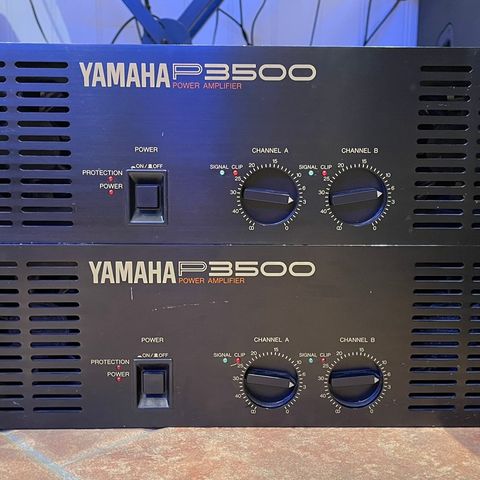 2 Yamaha P3500 forsterkere.